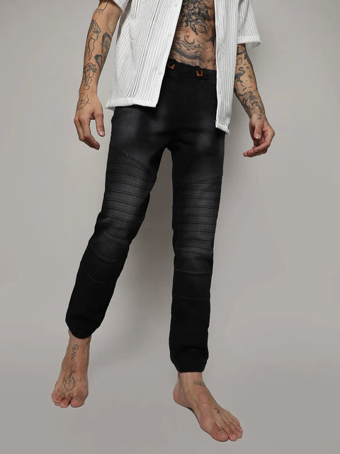 Hooked Self-Design Cinched Hem Denim Jeans