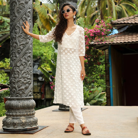 Sauce - Applique Hearts Kurta With Crop And Trousers