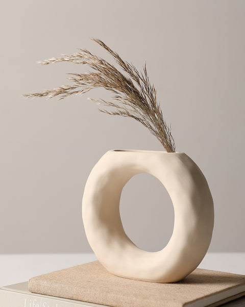 Vegetarian Embryo Vase - earth yellow