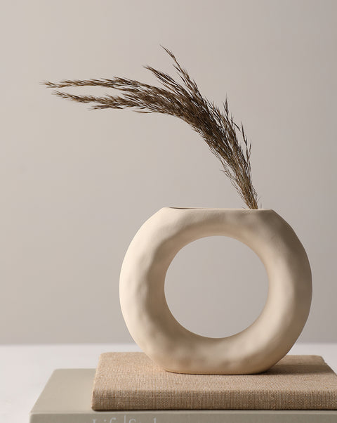 Vegetarian Embryo Vase - earth yellow